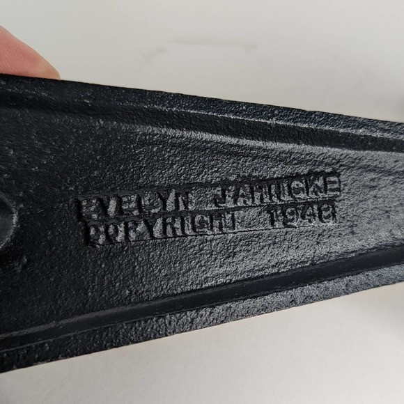 Vintage 1948 Brass Key Door Knocker Cast Iron Plate Signed Evelyn Jahncke - Picture 11 of 13